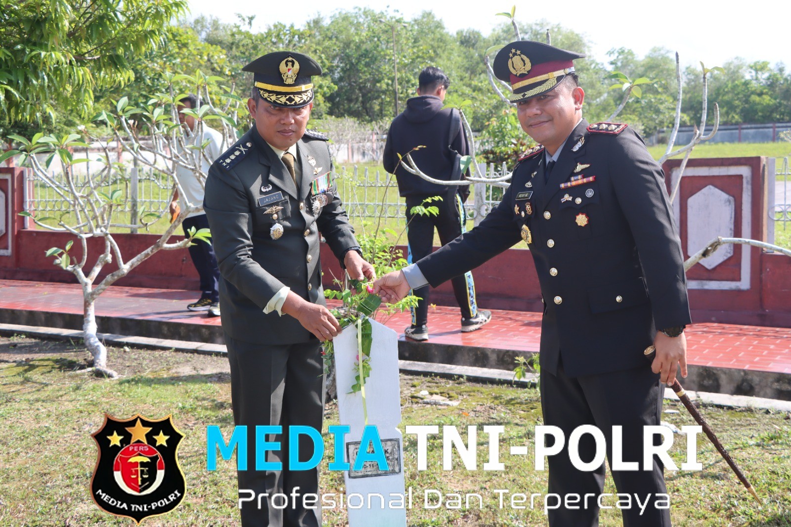 Kapolres Kotim Hadiri Upacara Ziarah ke Taman Makam Pahlawan Peringatan HUT TNI ke-80