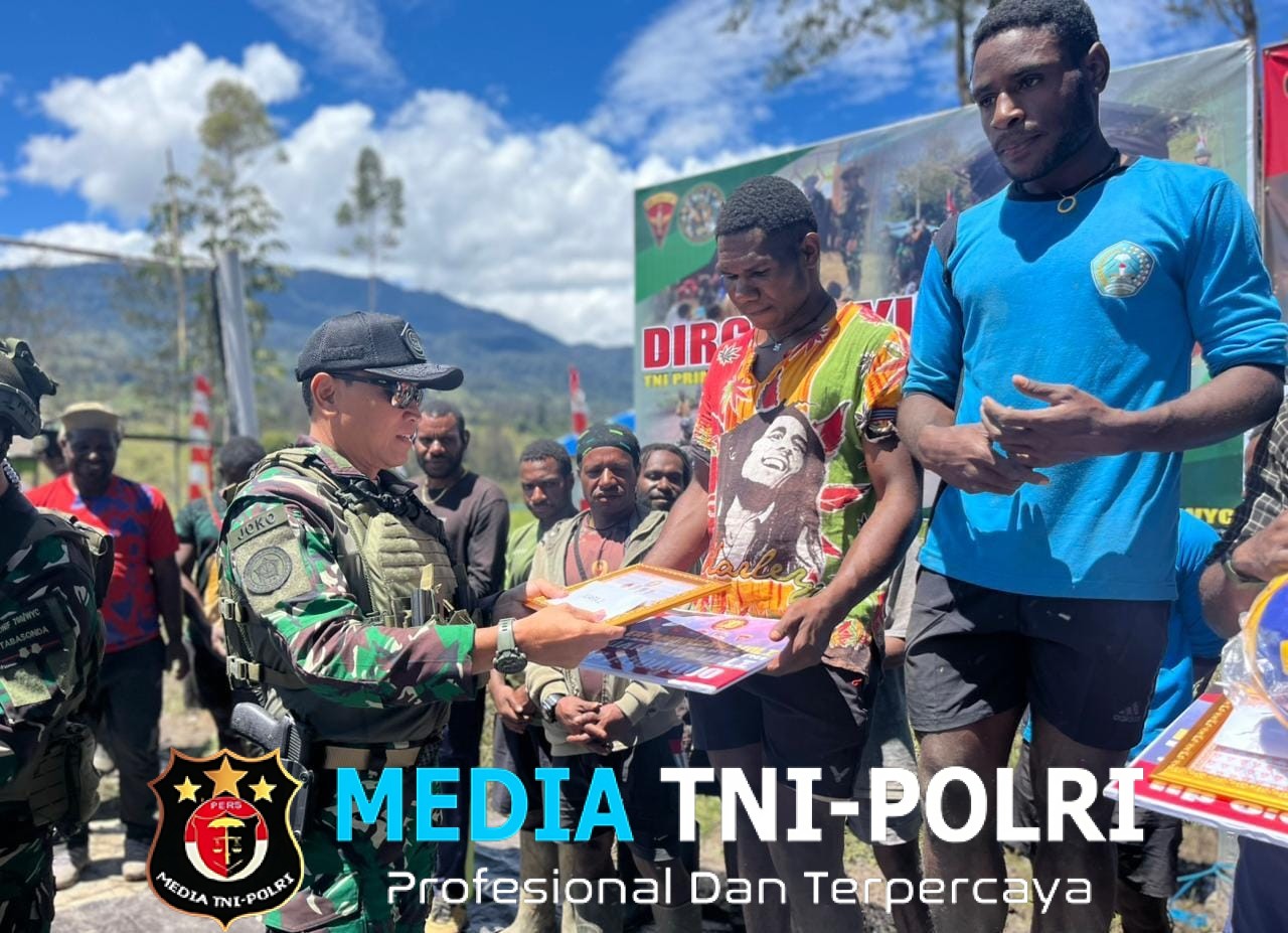 Semangat Persatuan Bergema di Ilaga Satgas Yonif 700/WYC Tutup Turnamen Volly Piala Pangkogabwilhan III