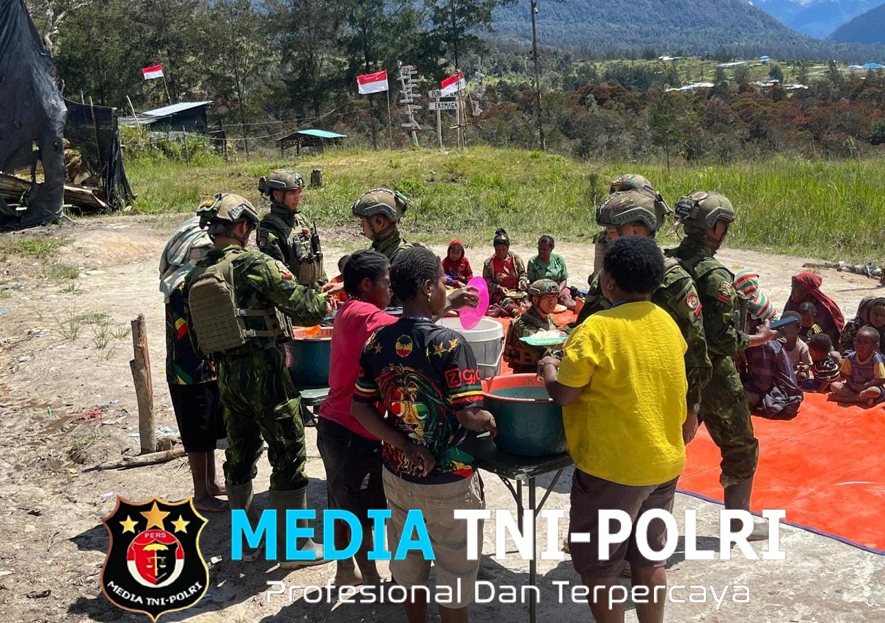HUT TNI ke-80 di Tanah Papua, Satgas Yonif 700/Wyc Pos Eromaga Gelar Makan Bersama Warga Eronggobak