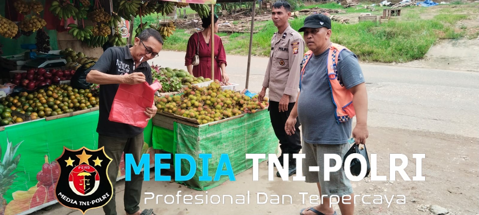 Senyum di Balik Seragam Polisi Tetap Patroli di Hari Minggu Demi Warga Tenang