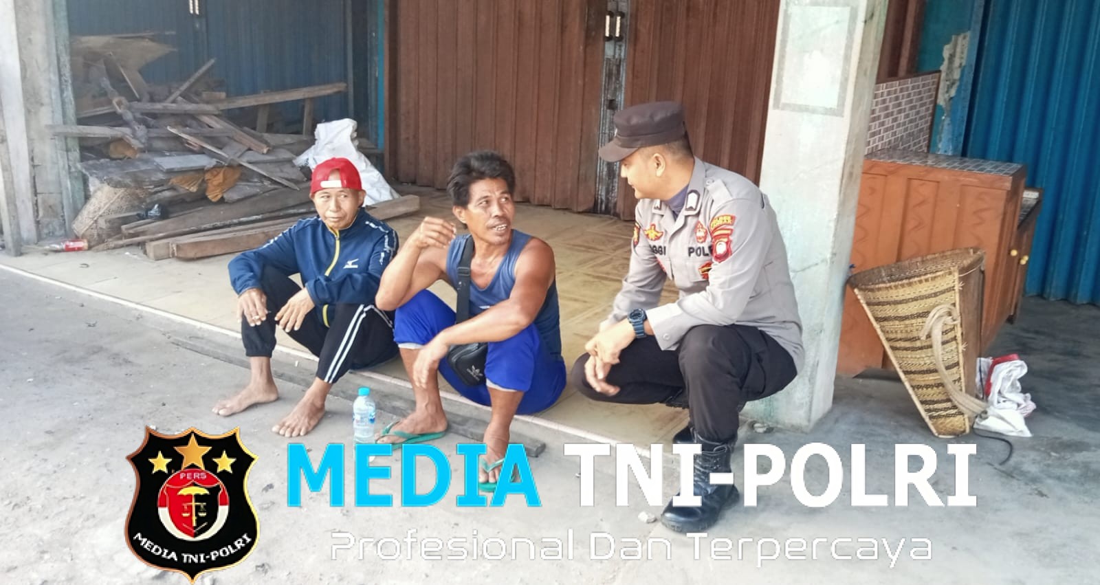 Bripka Anggi Sambangi Warga Desa Binaan Titipkan Pesan Kamtibmas