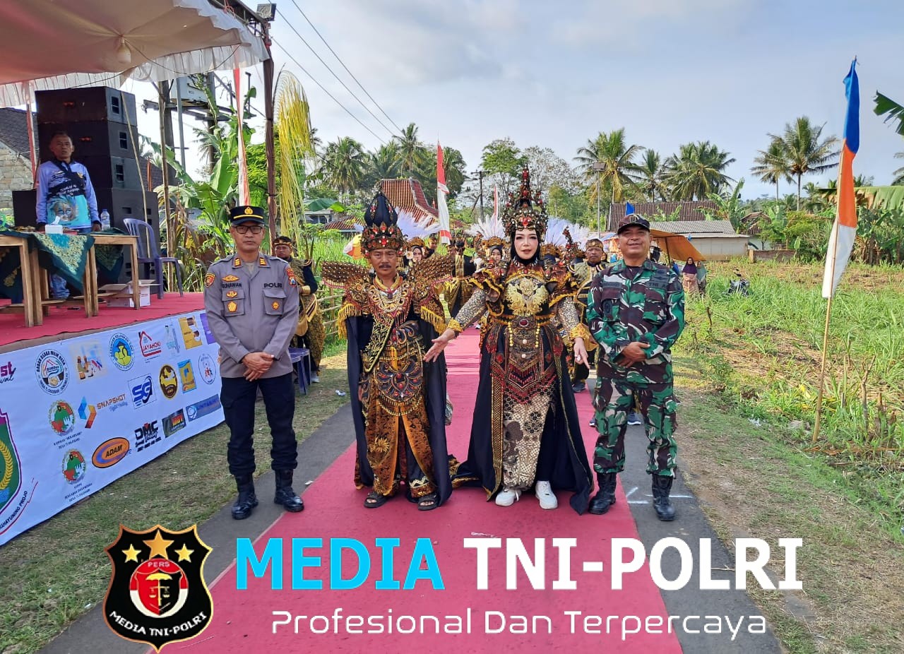 Sinergi TNI–Polri Amankan Jalannya Tlogosari Fest Carnival 2025, Danramil dan Kapolsek Donomulyo Turun Langsung di Lapangan