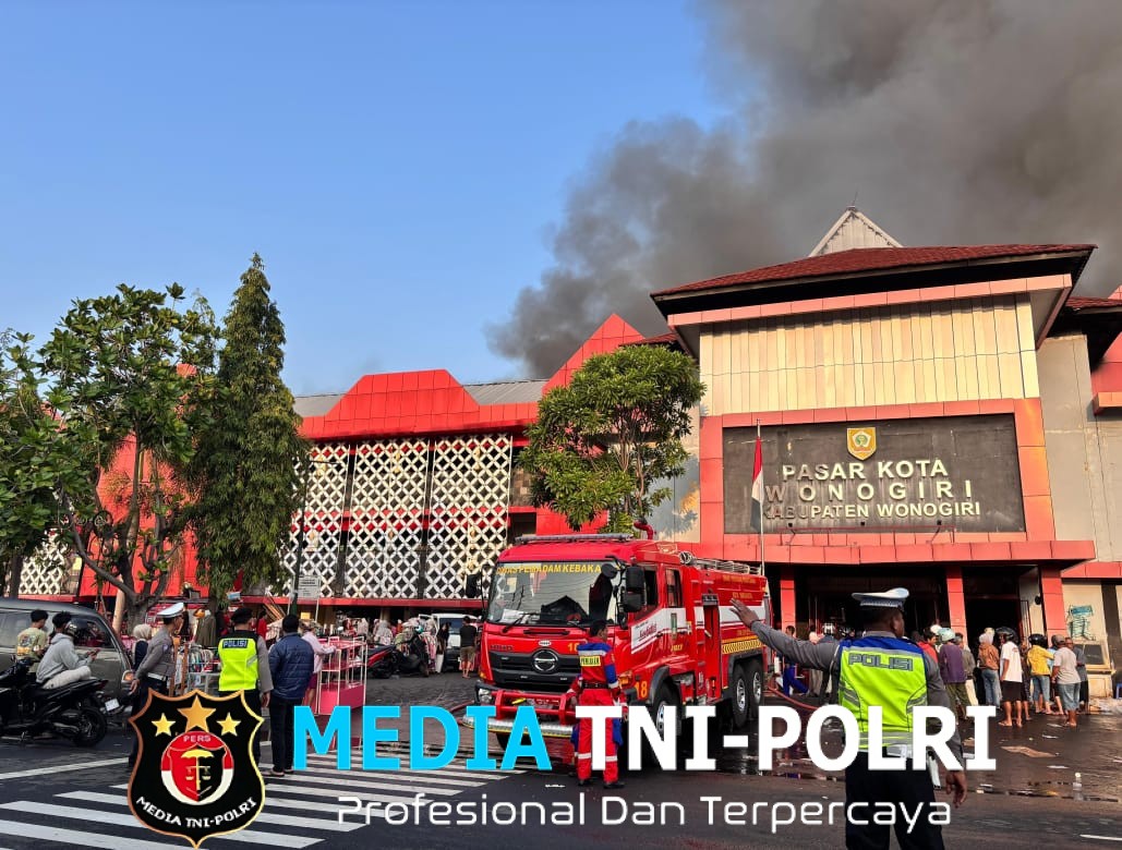 Polres Wonogiri Sigap dan Bersinergi Dalam Penanganan Kebakaran Pasar Induk Wonogiri