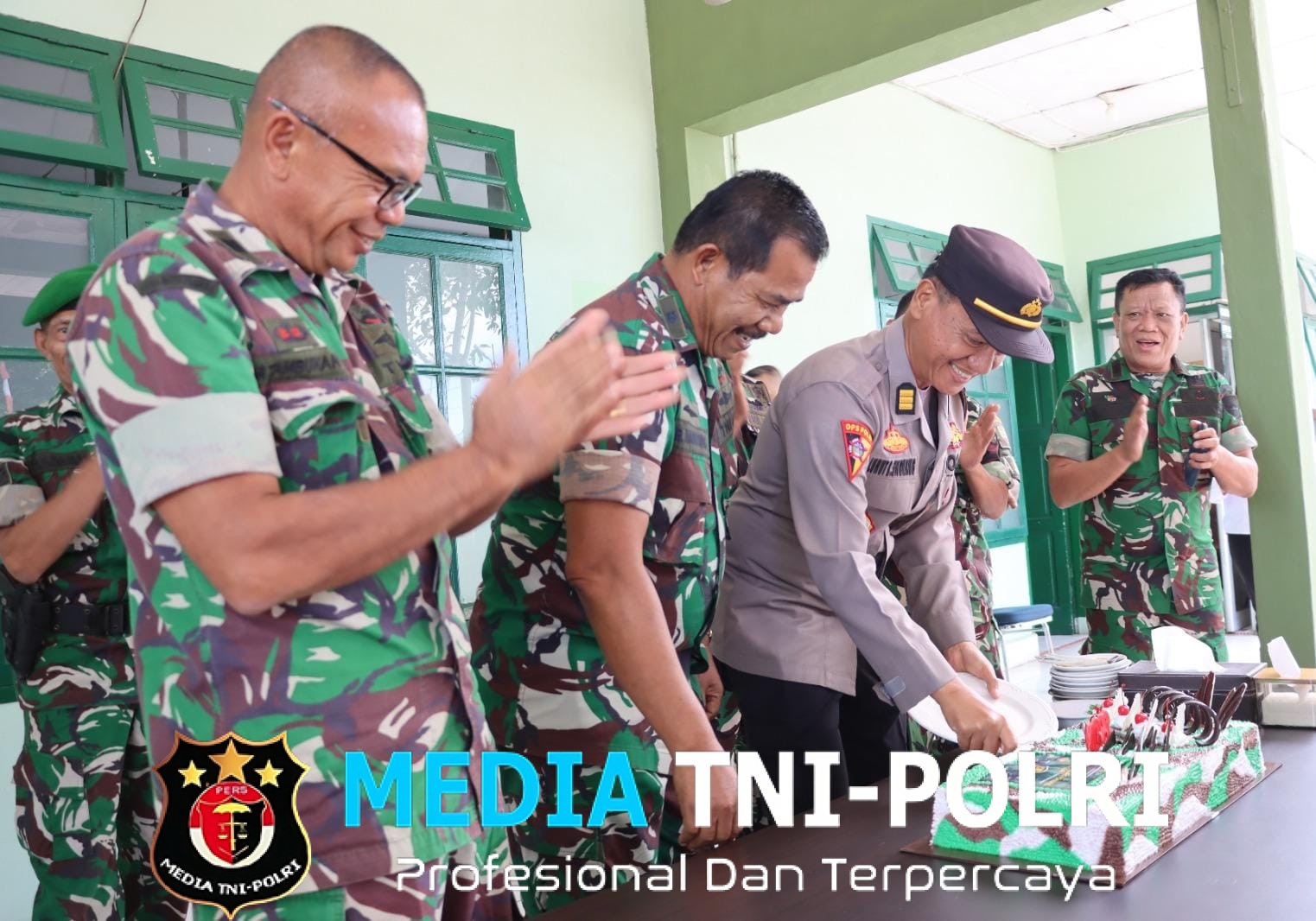 Polres Dairi Berikan Kejutan di HUT TNI ke-80, Perkuat Sinergitas TNI–Polri