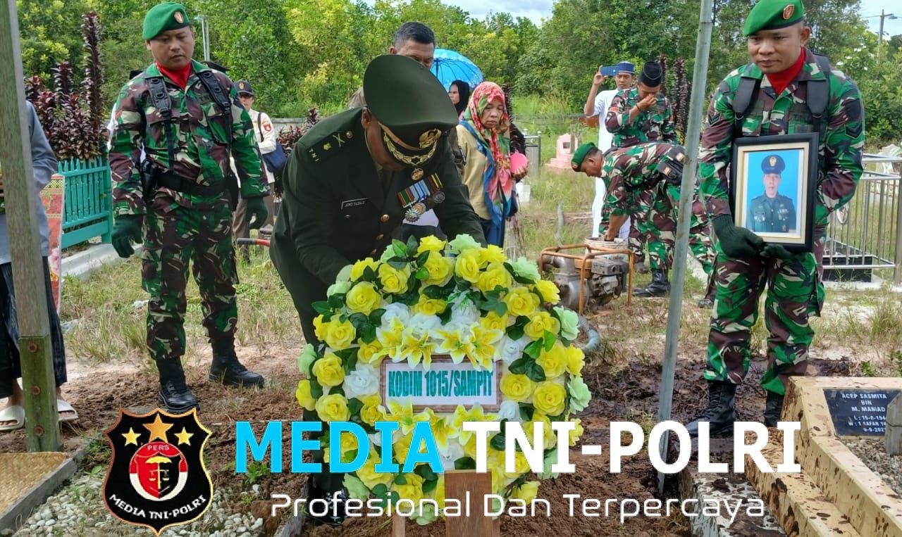 Komandan Kodim 1015/Sampit Pimpin Prosesi Pemakaman Militer Purnawirawan TNI