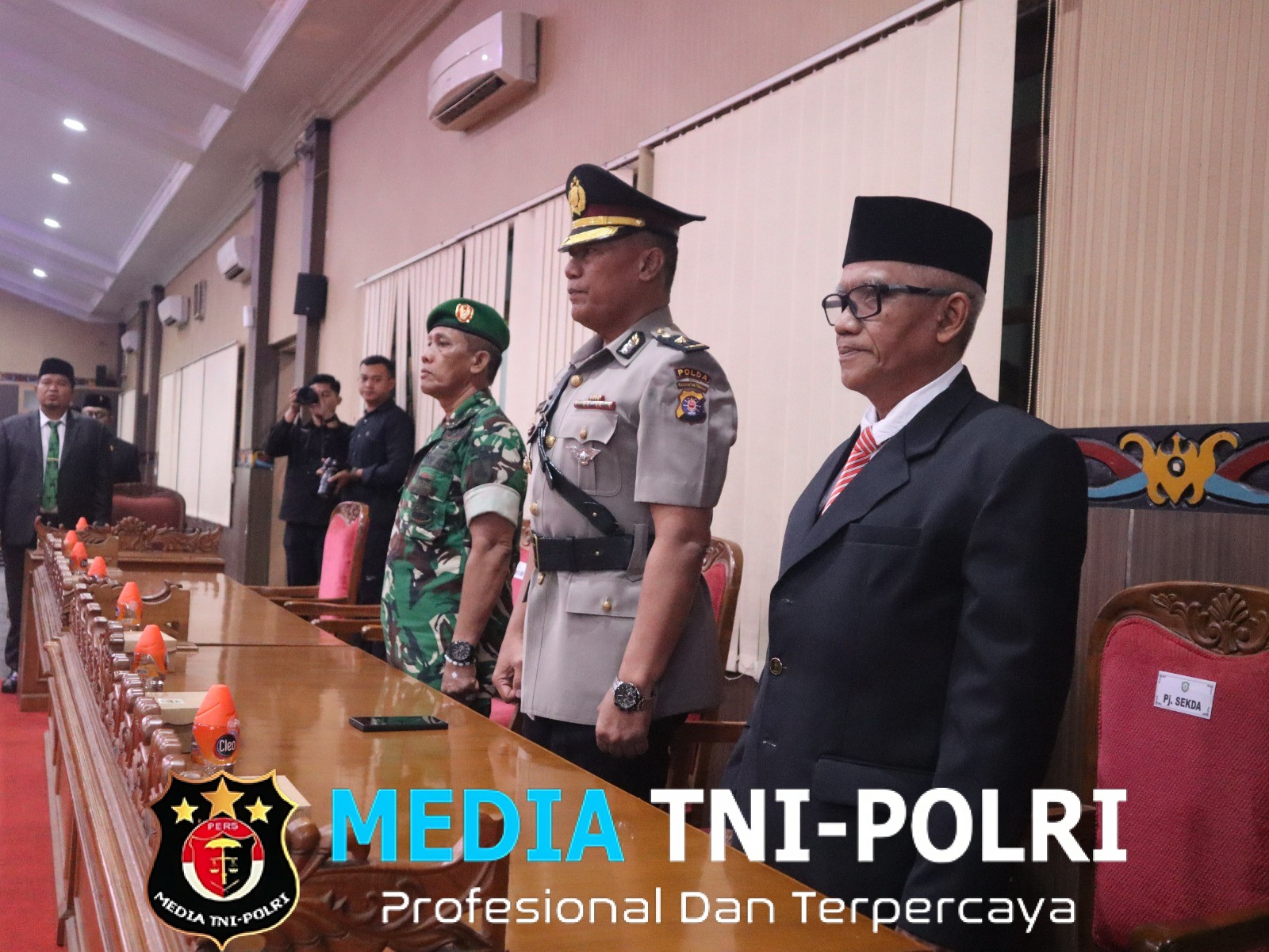 Polres Kotim Hadiri Rapat Paripurna DPRD Kab. Kotim, Dukung Proses Demokrasi dan Stabilitas Politik