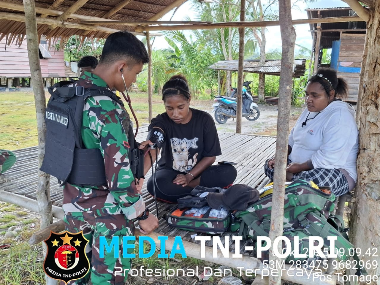 Satgas Pamtas Kewilayahan RI-PNG Yonif 410/Alg Laksanakan Yankes di Kampung Wanmar Distrik Tomage