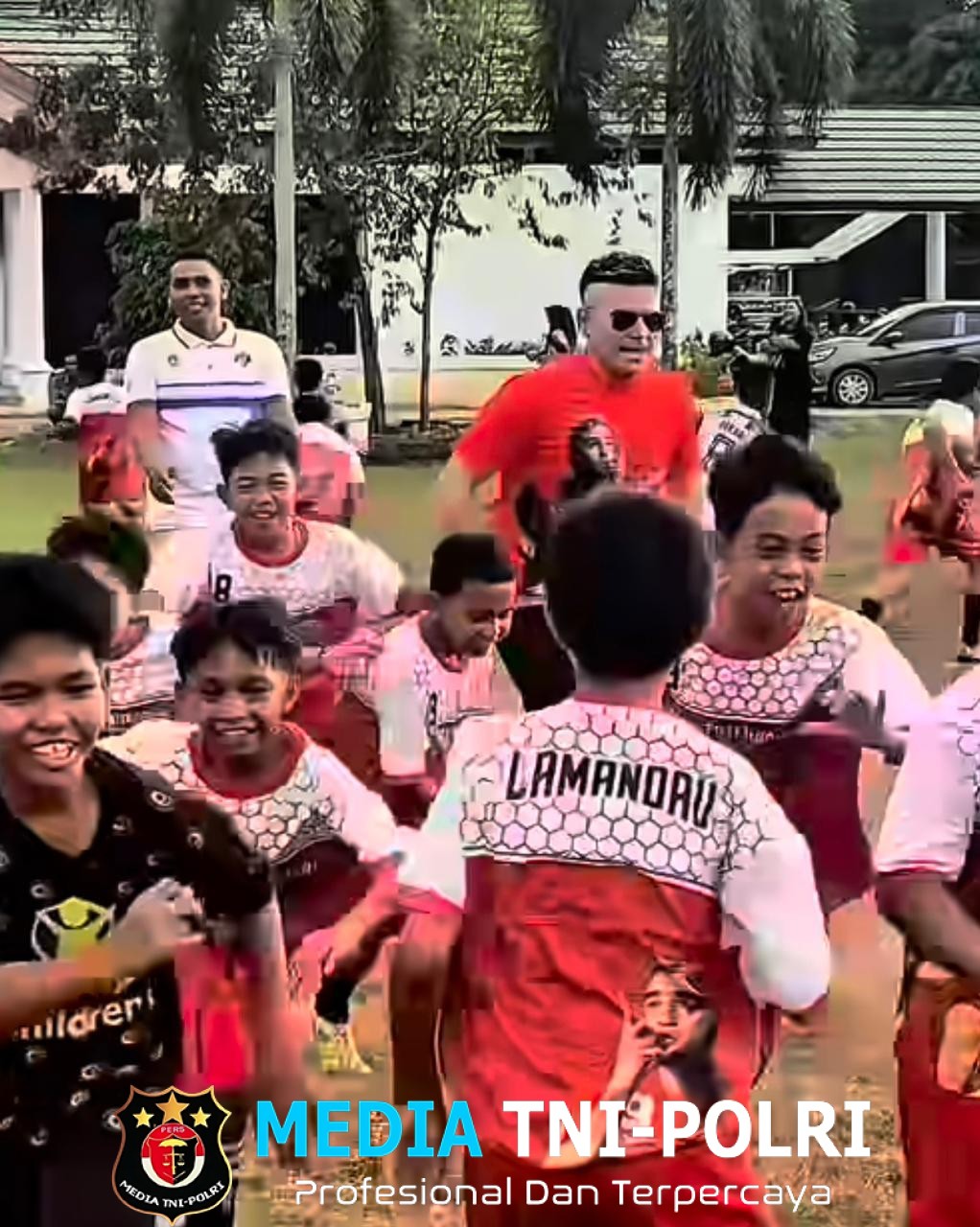 El Loco Gonzales Beri Coaching Clinic bagi Pemain Muda di Lamandau Kalteng