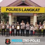 Berprestasi Dalam Menjalankan Tugas Kepolisian,Kapolres Langkat Berikan Piagam Penghargaan