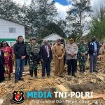 Satgas Yonif 700/Wyc Hadiri Peletakan Batu Pertama Patung Missionaris, Wujud Harmoni TNI dan Rakyat Puncak