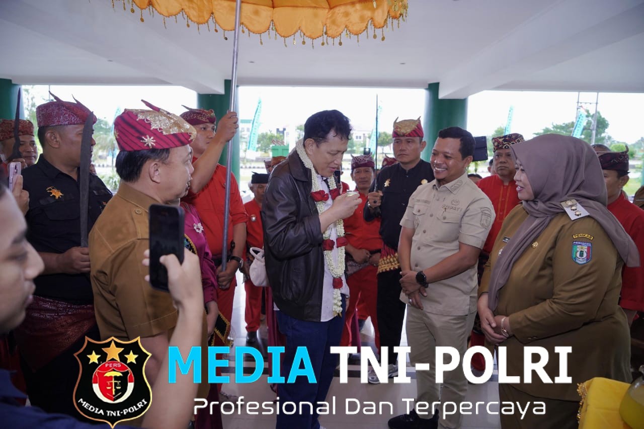 Bupati Pringsewu Riyanto Pamungkas Sambut Sultan Sekala Brak yang  Dipertuan Ke – XXIII