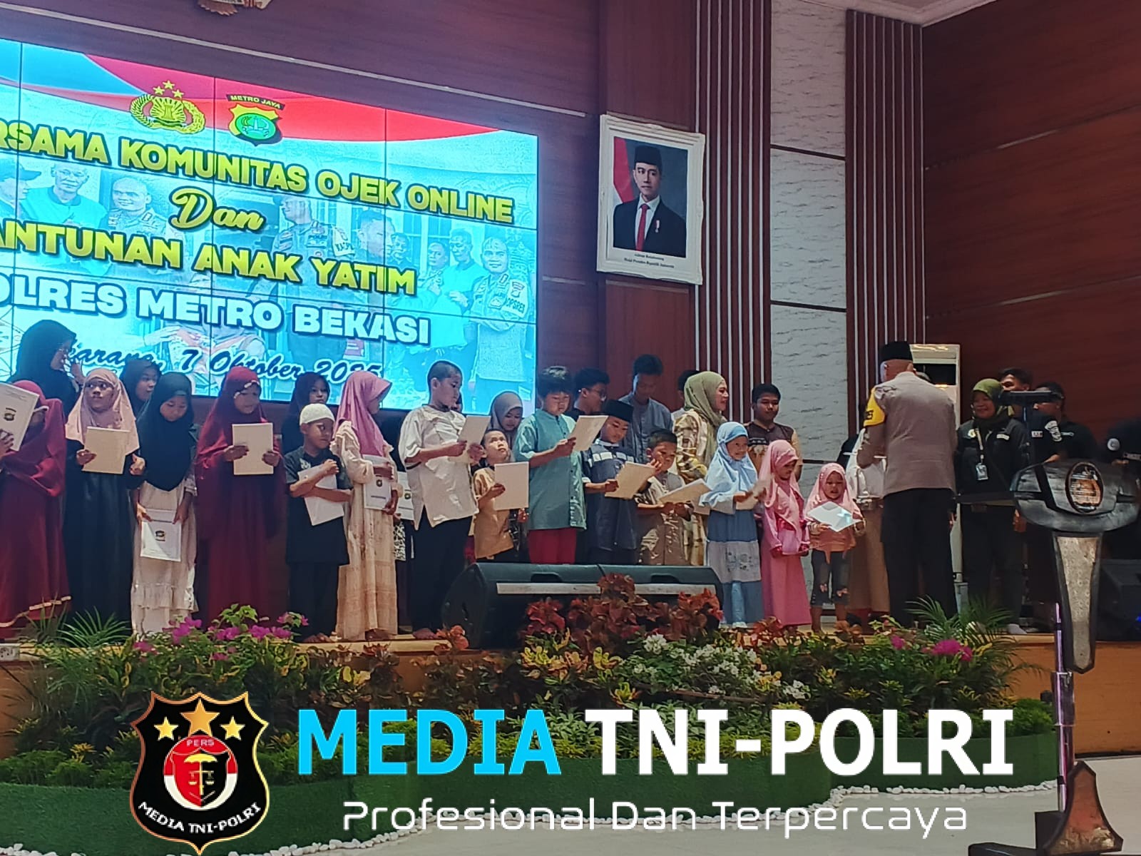 Doa Bersama Komunitas Ojek Online dan Satuan Anak Yatimatul Polres Metro Bekasi Wujud Kepedulian dan Sinergi dalam Mewujudkan Keamanan