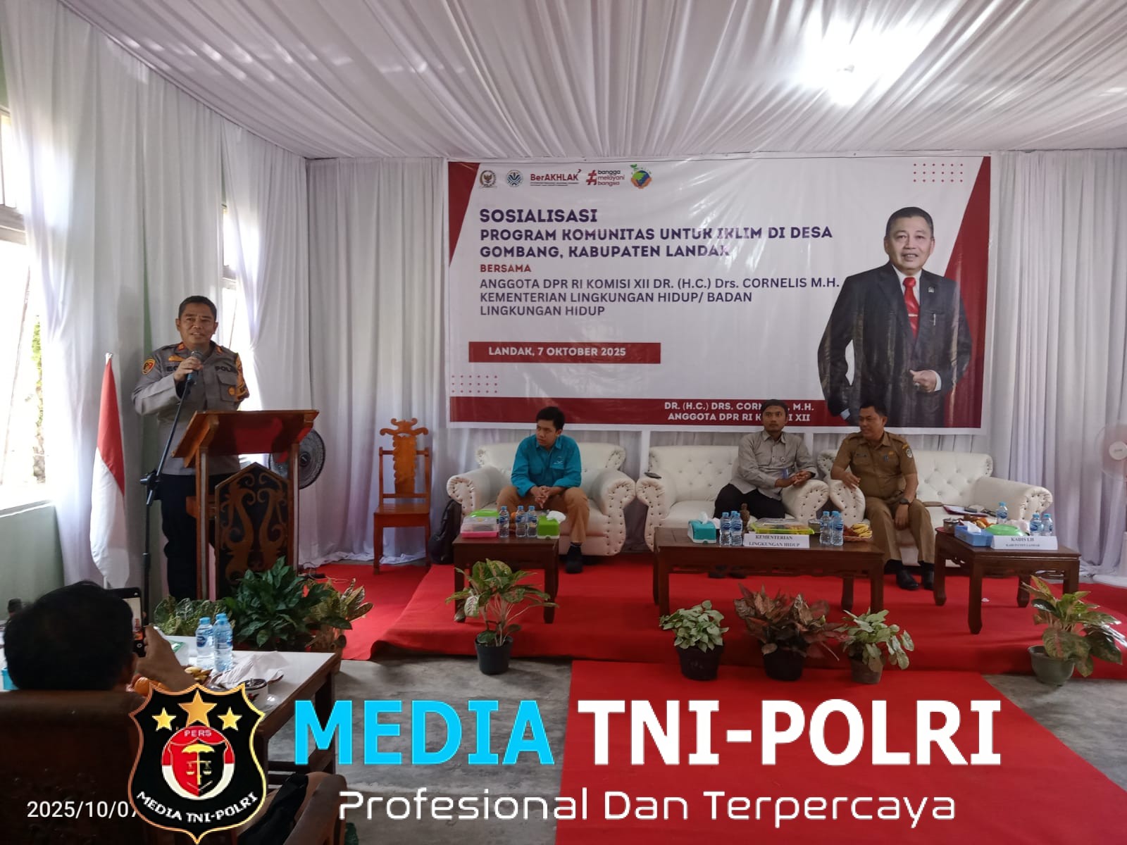 Kapolsek Sengah Temila Hadiri Sosialisasi Program Komunitas untuk Iklim di Desa Gombang