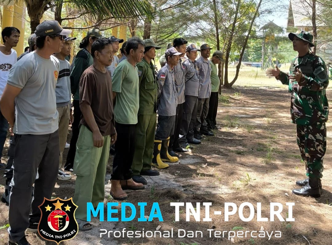 Kodim 1015/Sampit melalui Koramil 1015-01/Mhs Bersama Satpol PP dan BPBD Kabupaten Kotim berikan Sosialisasi Penanggulangan Bencana kepada Satlinmas