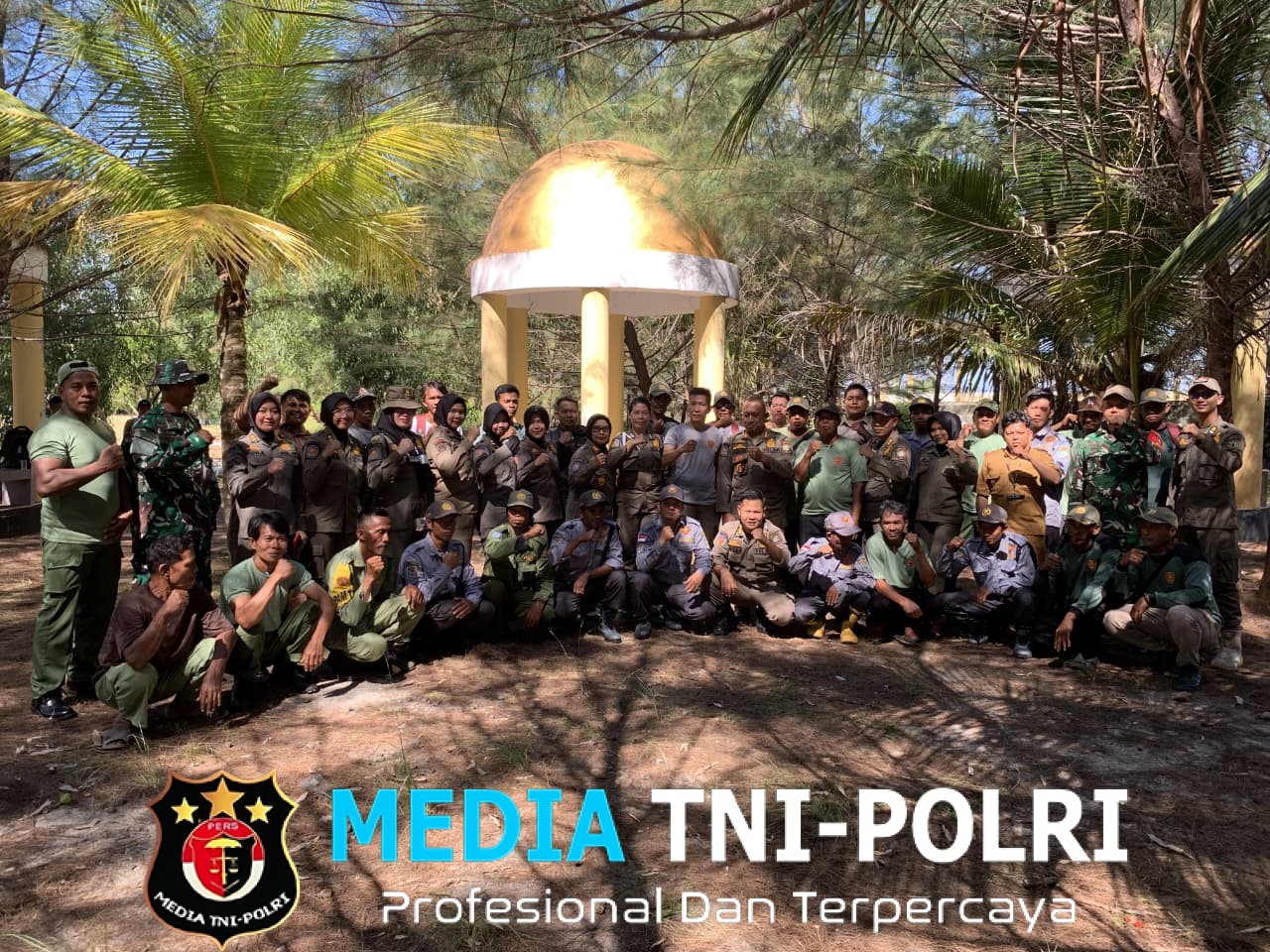 Kodim 1015/Sampit melalui Koramil 1015-01/Mhs Bersama Satpol PP dan BPBD Kabupaten Kotim berikan Sosialisasi Penanggulangan Bencana kepada Satlinmas