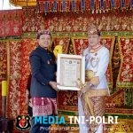 Bupati Pringsewu Riyanto Pamungkas dan Isteri Mendapat Gelar Adat & Kebangsawanan Kerajaan Sekala Brak Kepaksian Pernong