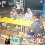 Langkah Humanis Polsek Air Besar, Patroli Malam Diselingi Dialog Bersama Warga