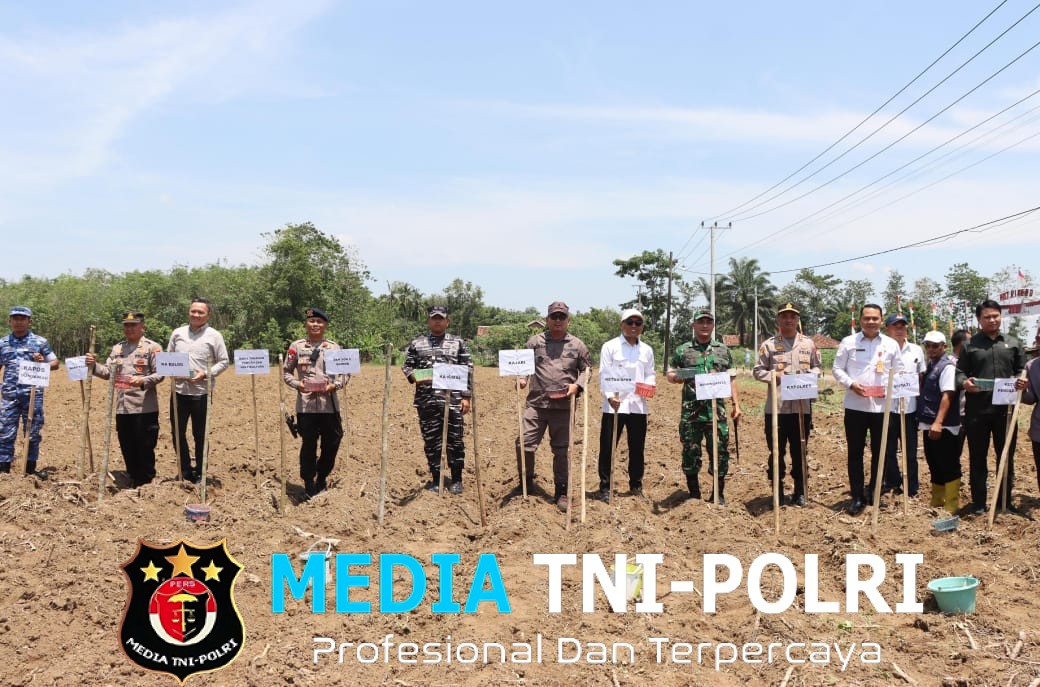 Dukung Swasembada Pangan, Polres Lampung Utara Gelar Penanaman Jagung Serentak Kuartal IV