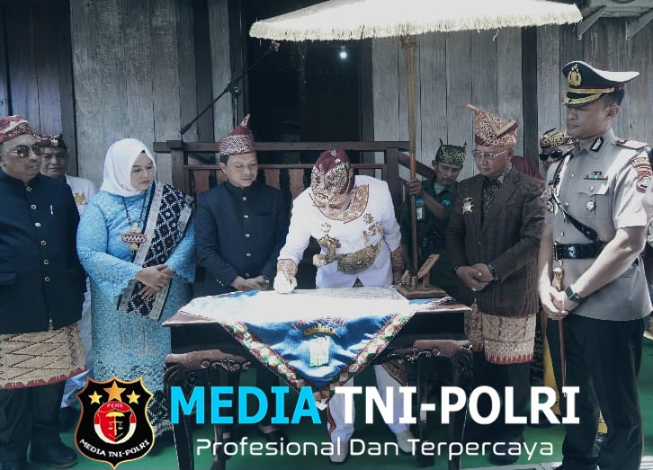 Sultan Sekala Brak Yang Dipertuan Ke-23 Resmikan Lamban Banjakh Batin Pringsewu