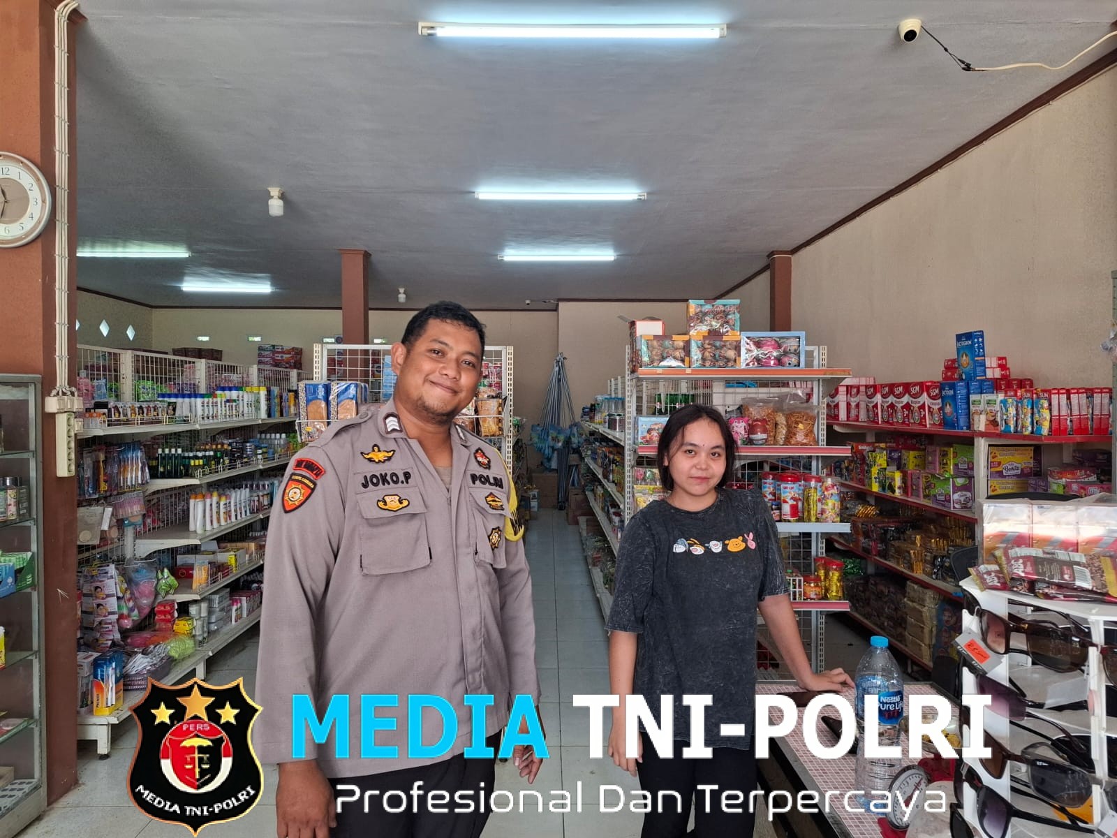 Giatkan Patroli Rutin Anggota Polsek Kuala Behe Sampaikan Himbauan Kamtibmas Kepada Warga