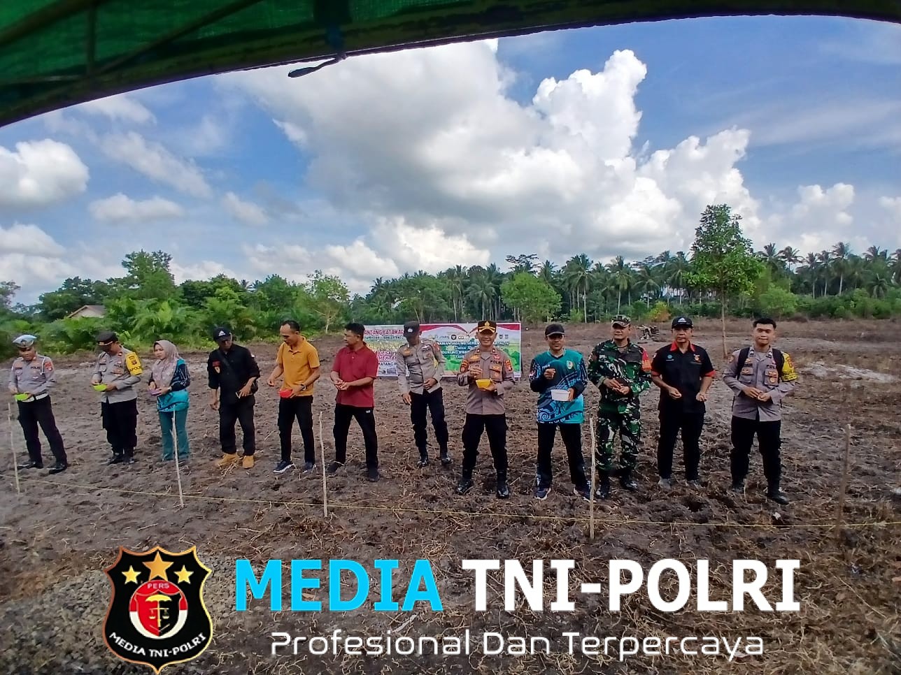 Babinsa Koramil 1015-09/Seruyan Hilir Ikuti Penanaman Jagung Polres Seruyan