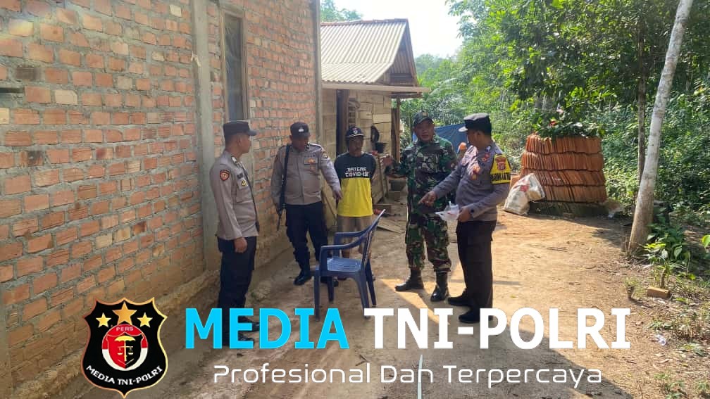 Anggota Polsek Simpang Pematang Cek TKP Percobaan Bunuh Diri Di Desa Adi Mulyo