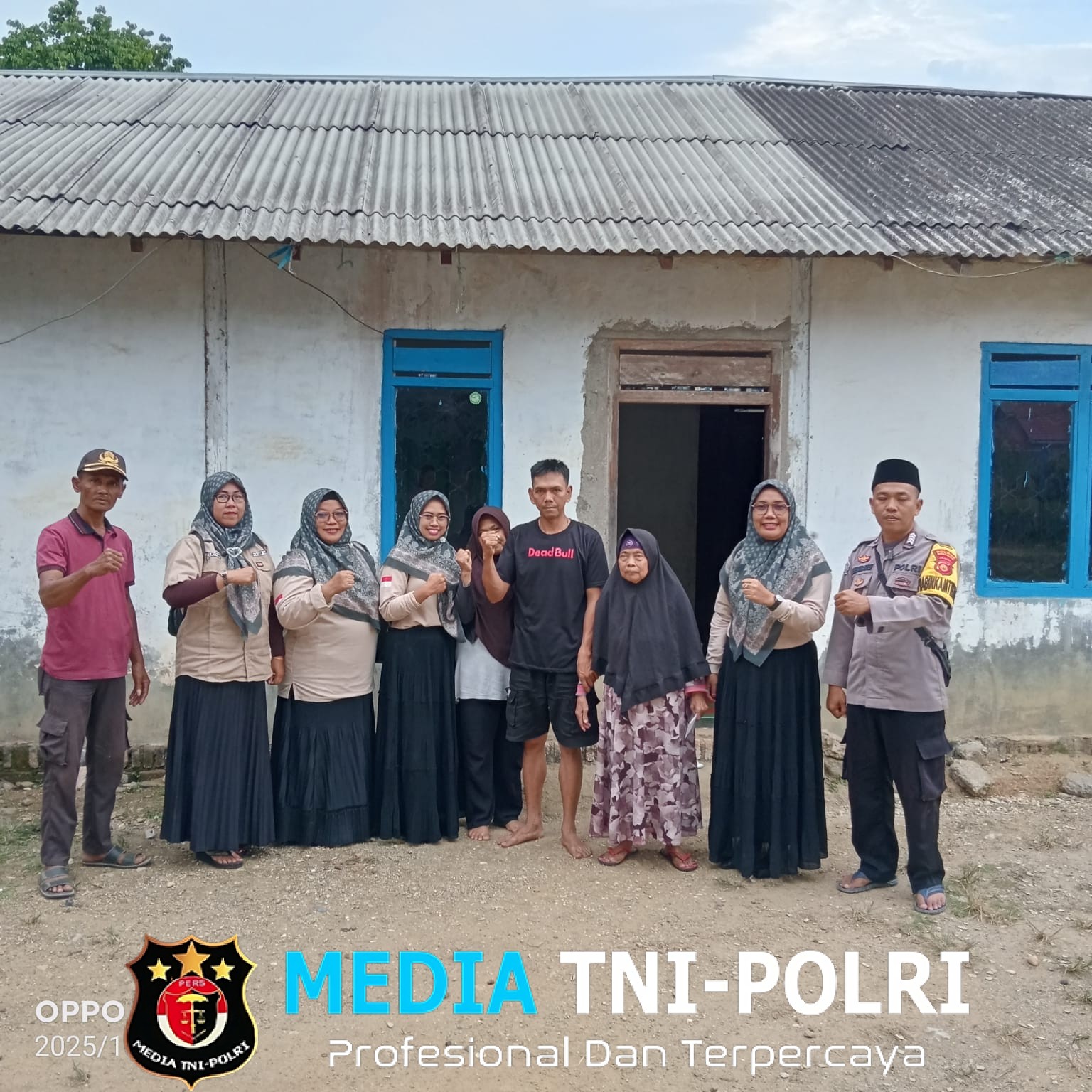Kapolsek Tabir Selatan dan Yayasan Pundi Amal Salurkan Bantuan untuk Warga Desa Bunga Antoi yang Sakit
