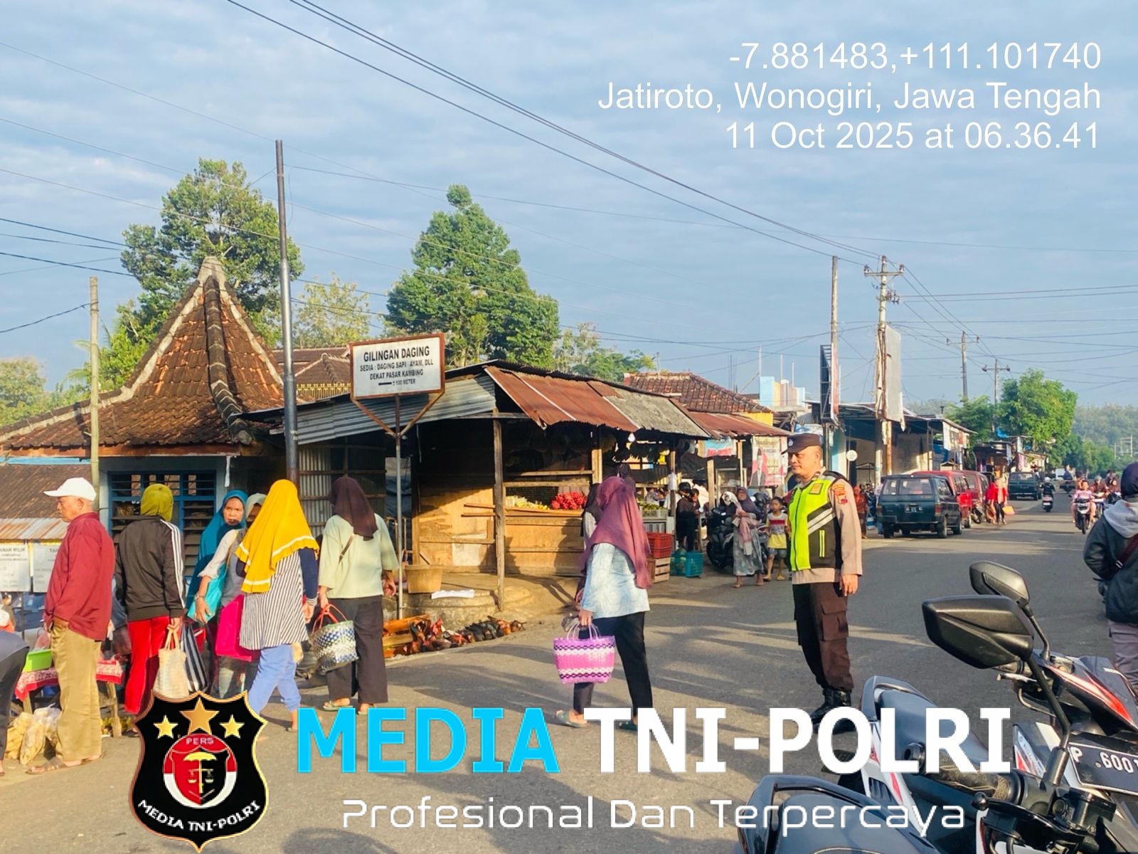 Polsek Jatiroto Rutin Gelar Pengamanan Pasaran Legi di Terminal, Pastikan Arus Lalu Lintas Aman dan Lancar