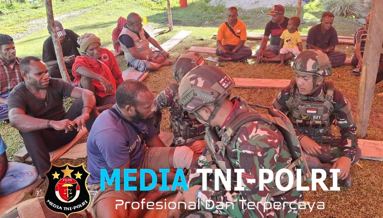 Kebersamaan Dalam Duka Satgas 521/DY Turut Bela Sungkawa di Distrik Kobakma