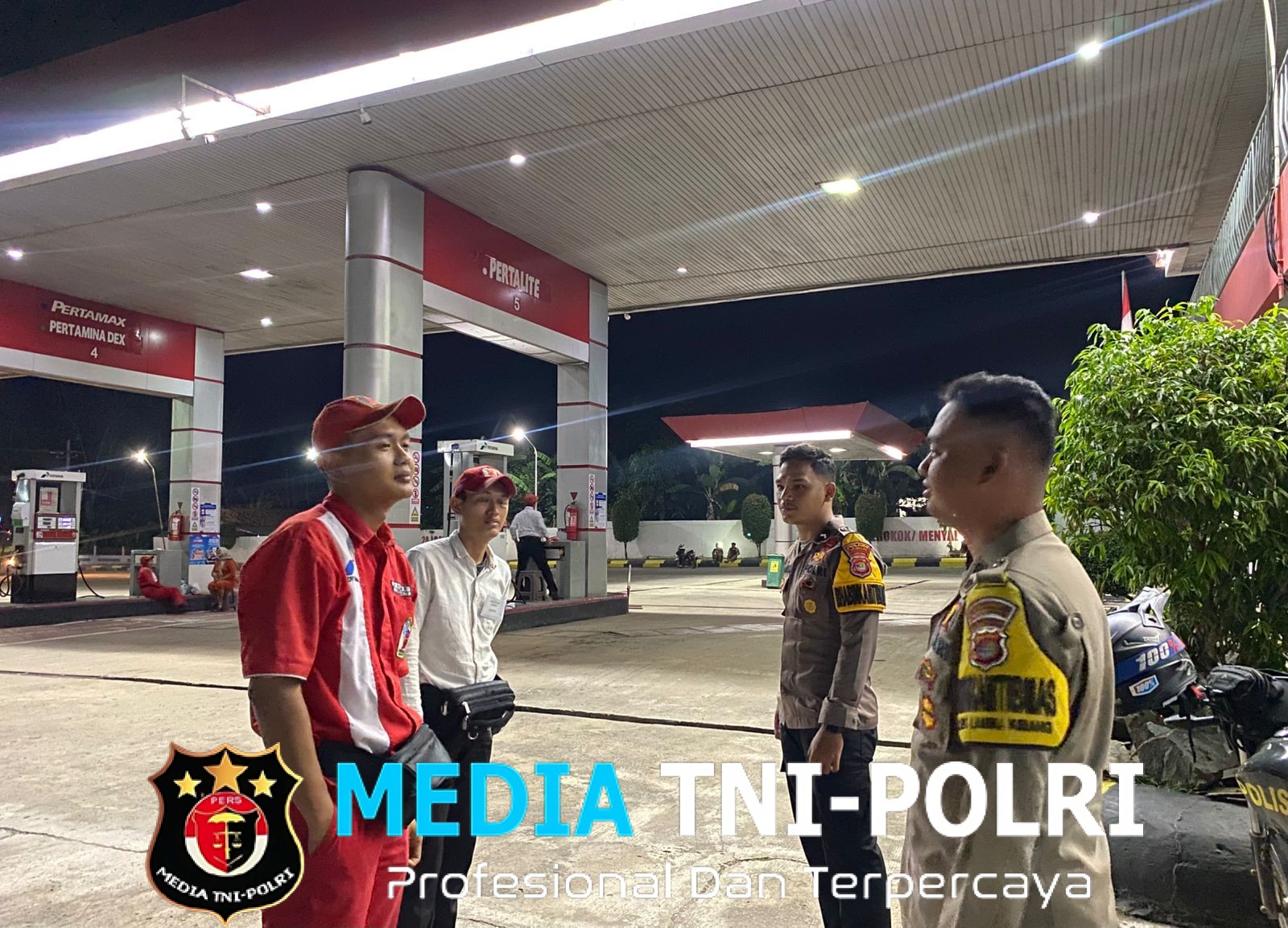 Jamin Rasa Aman Di Area SPBU Pertamina, Polsek Lambu Kibang Rutin Gelar Patroli Saat Malam Hari