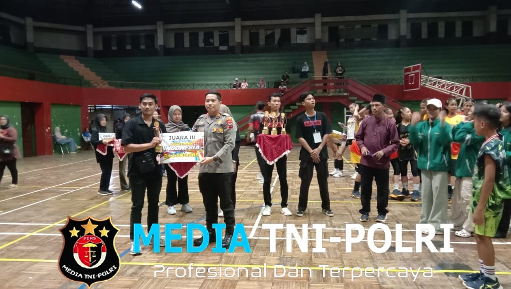 Polres Wonogiri Dukung Semangat Atlet Muda, Hadiri Penutupan Kejuaraan Bola Voli U-15 Terbuka