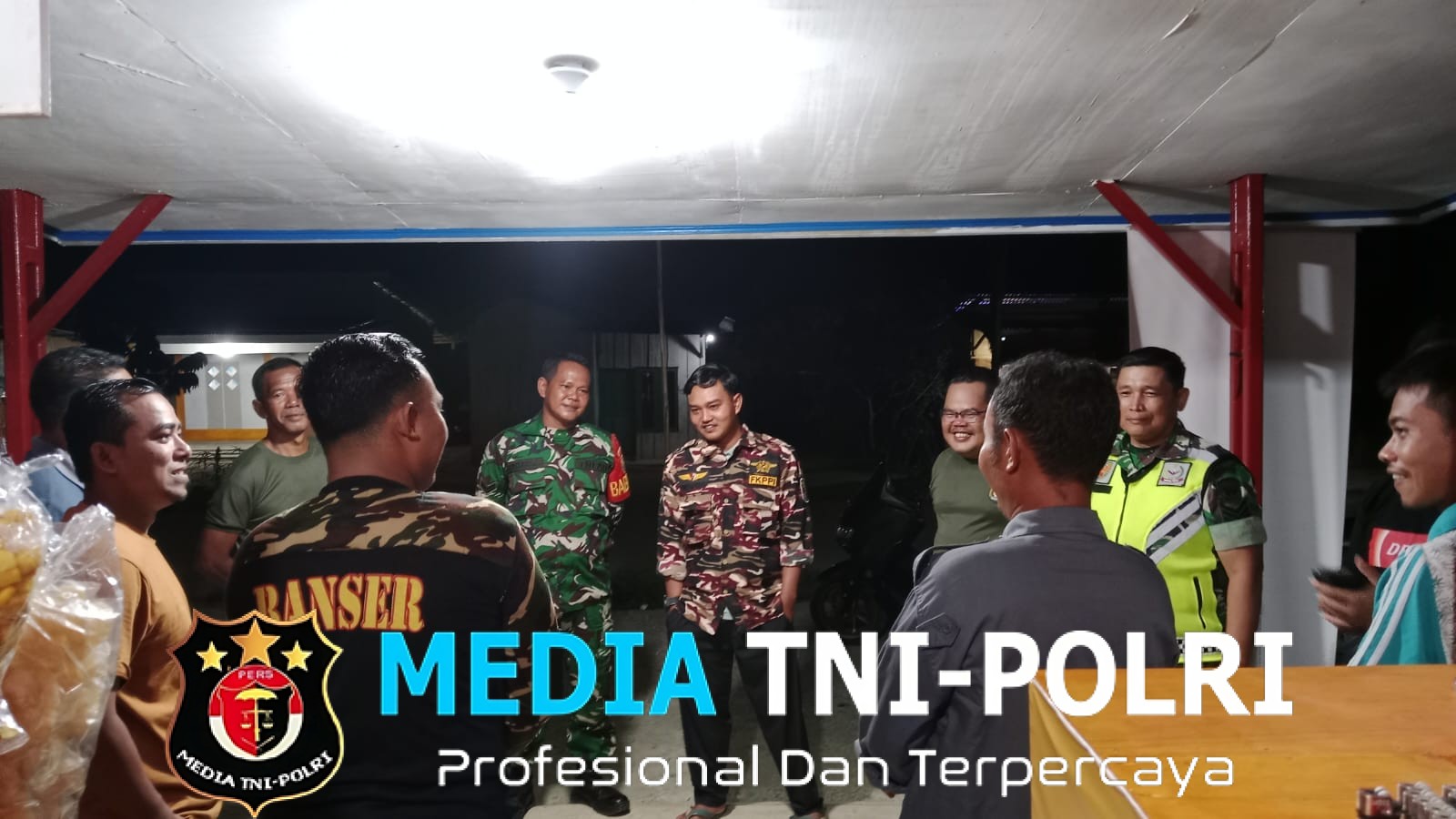 Komsos Malam Koramil 420-08/Tabir Sinergi TNI dan Warga Ciptakan Lingkungan Aman dan Kondusif