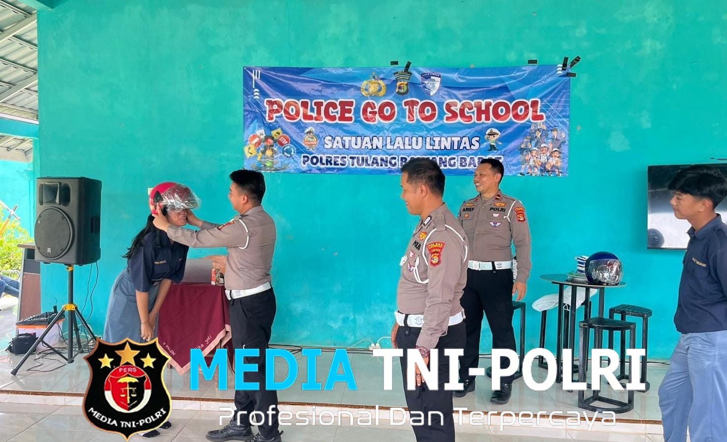 Sat lantas Polres Tulang Bawang Barat, Police Goes to School Sosialisasi UU No 22 Tahun 2009 di SMAN 2 Tumijajar