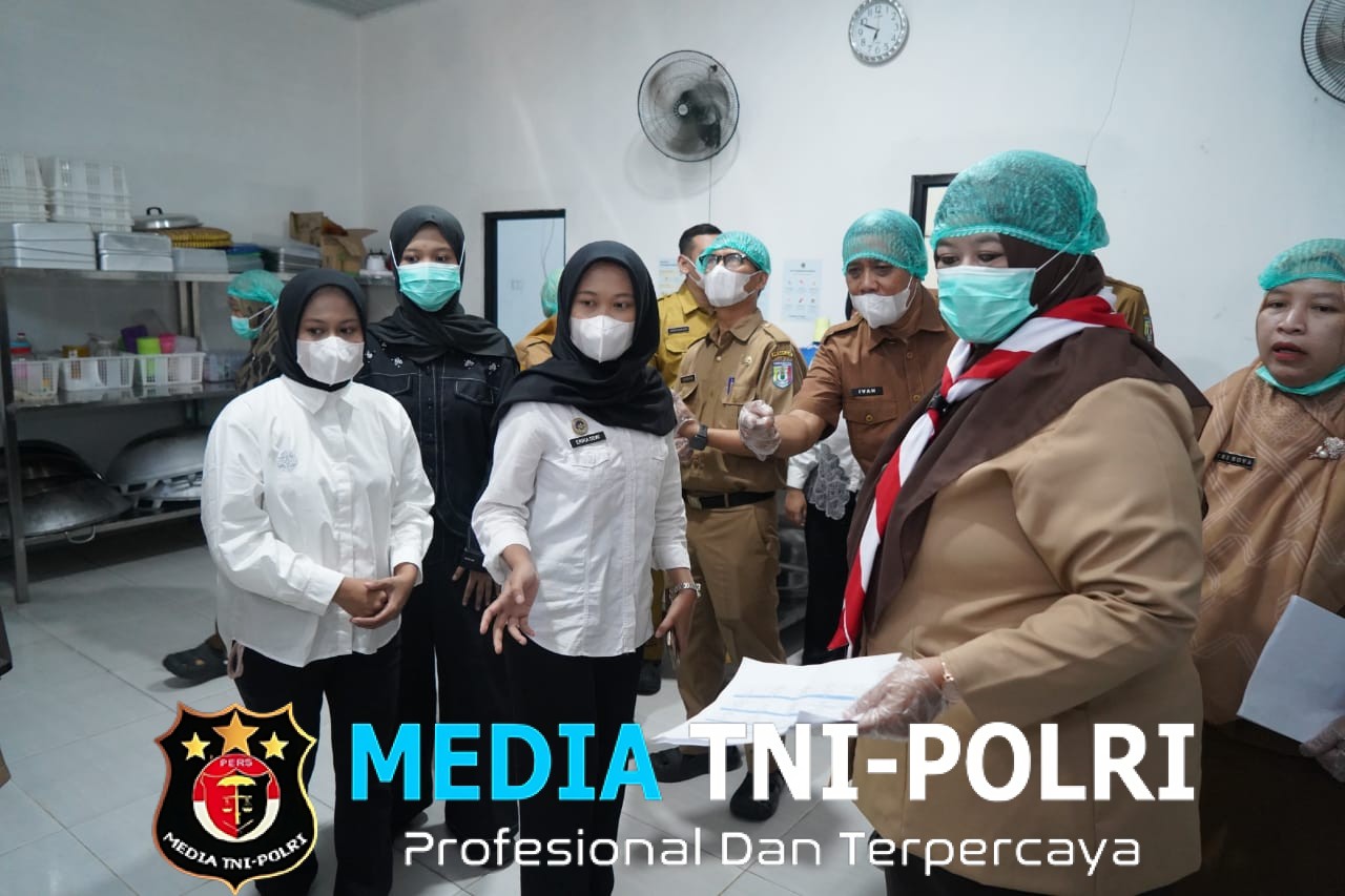 Bupati Pringsewu Riyanto Pamungkas Kunjungi SPPG Pertama Di Bumi Jejama Secancanan