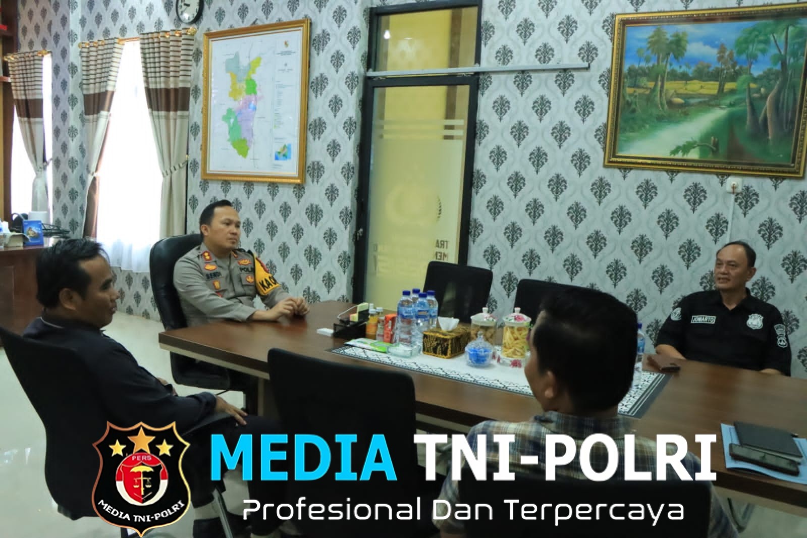 Kapolres Tulang Bawang Barat Terima Audiensi dari Ketua Pengadilan Agama Tulang Bawang Tengah