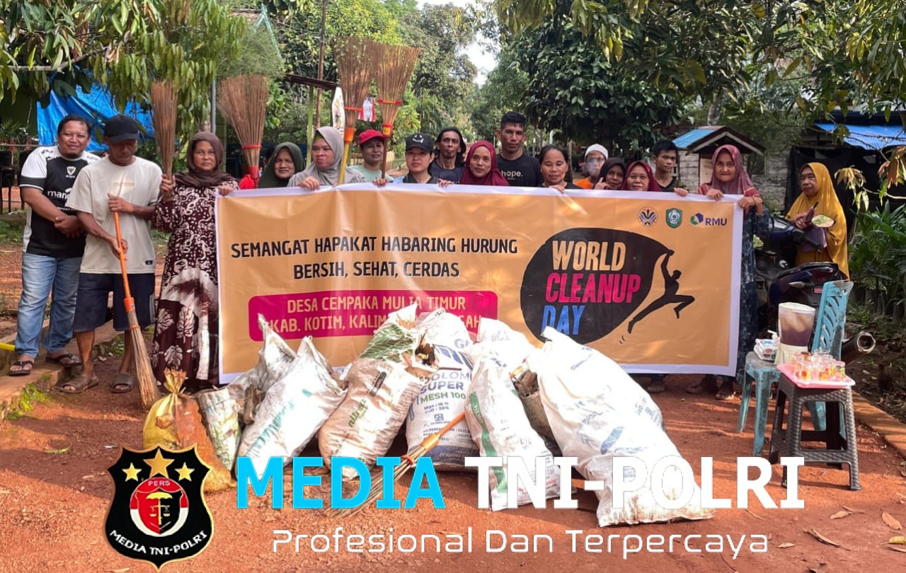 Warga Desa Cempaka Mulia Timur Bersama RMU Gelar Aksi Bersih-bersih Lingkungan