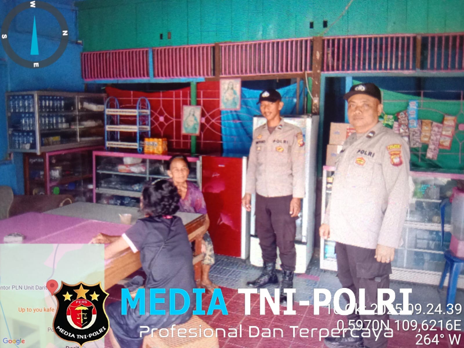 Patroli Dialogis Siang Hari, Polisi Sampaikan Pesan Serta Imbauan Kepada Warga Yang Lagi Santai