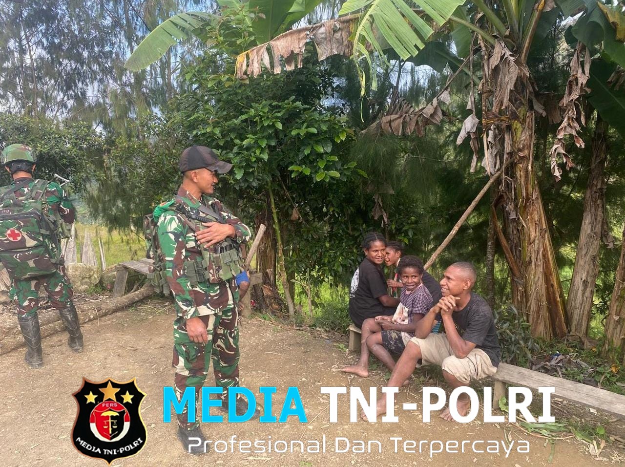 Pos Bulangkop Satgas Yonif 751/VJS Anjangsana ke Kampung Bulangkop, Kemanunggalan TNI–Rakyat Kian Erat