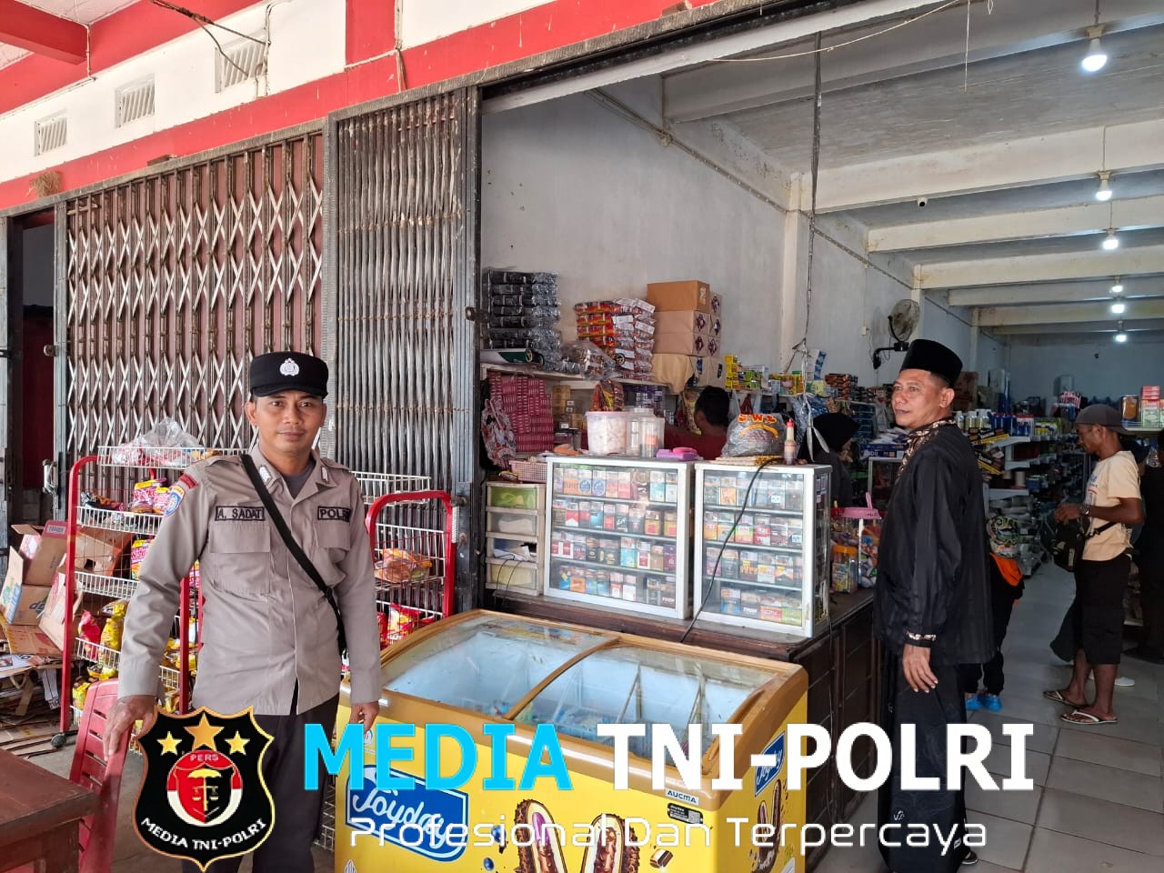 Waspadai Aksi Premanisme, Polsek Kuala Behe Patroli Sambangi Pusat Pembelanjaan Dan Beri Himbauan