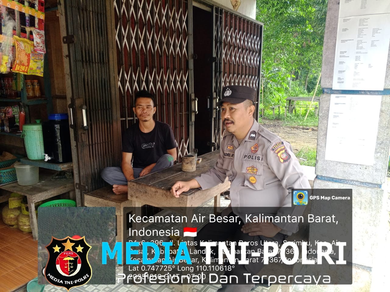 Wujud Dekat dengan Warga, Polsek Air Besar Laksanakan Patroli Siang Humanis