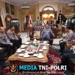 Jajaran Divhumas Polri Laksanakan Anjangsana ke Jend. Pol (Purn) Da’i Bachtiar