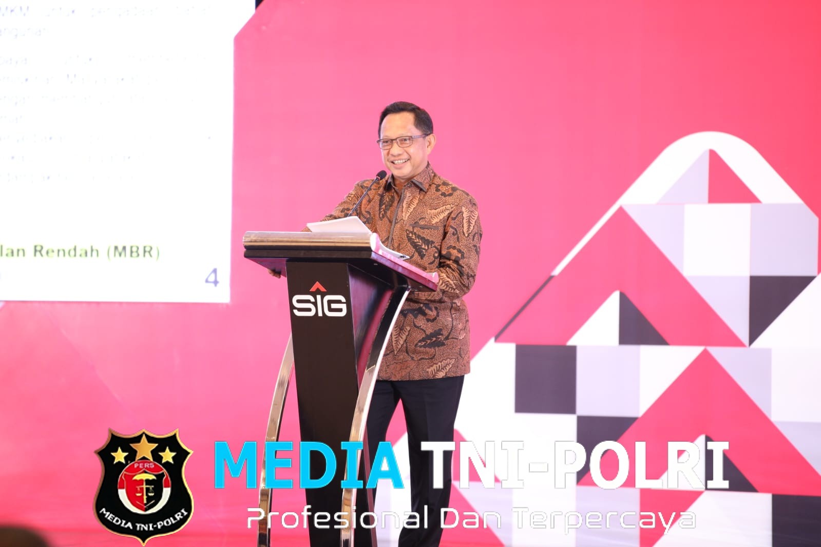 Wujudkan Program Prioritas Presiden, Mendagri Ajak Pemda Sukseskan Program Tiga Juta Rumah