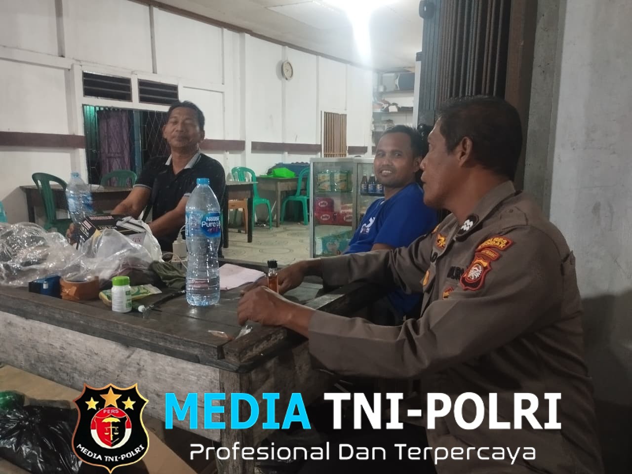 Patroli Malam Polsek Mandor Upaya Preventif Cegah Gangguan Kamtibmas