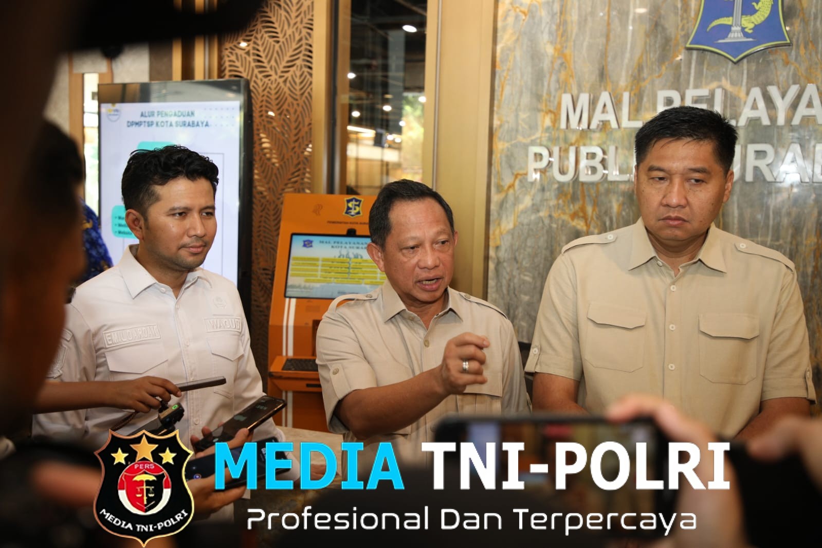 Pastikan Pelayanan Berjalan Optimal, Mendagri dan Menteri PKP Tinjau MPP Kota Surabaya