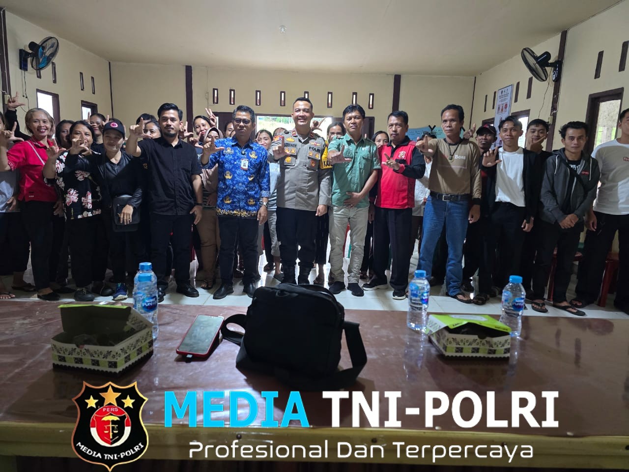 Kapolsek Mandor Hadiri Pembukaan Pelatihan Penjamah Makanan di Desa Sebadu
