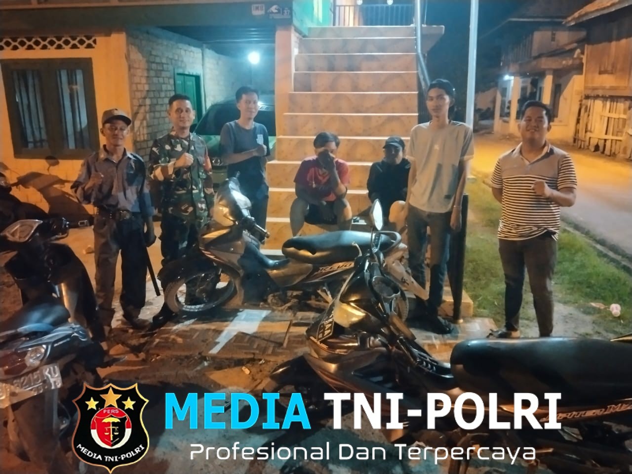 Patroli Siskamling Bareng Babinsa, Bukti Nyata TNI Dekat dengan Rakyat