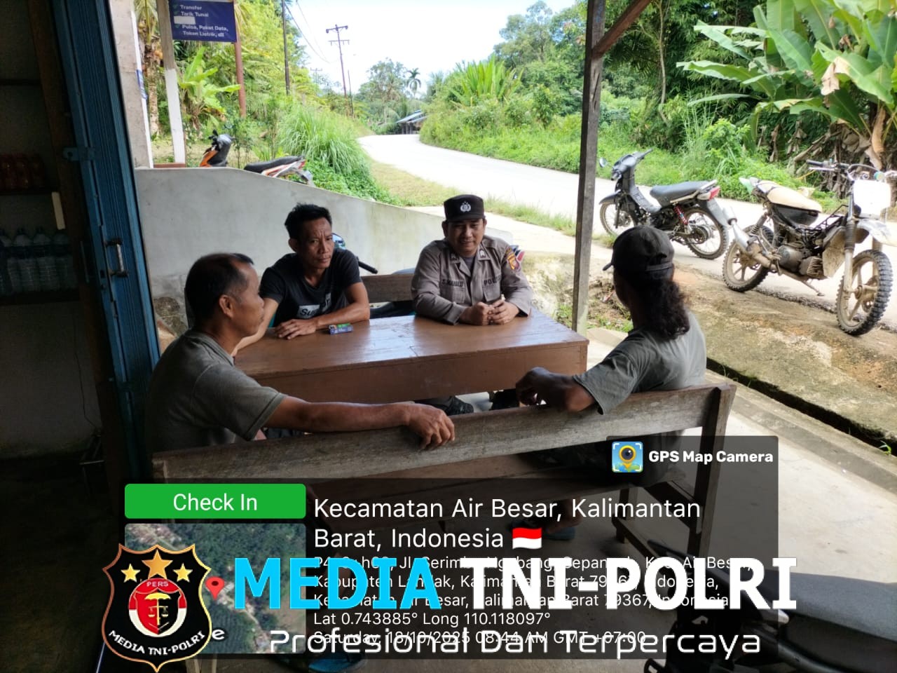 Sambang Sambil Ngobrol, Polsek Air Besar Dekatkan Diri dengan Masyarakat