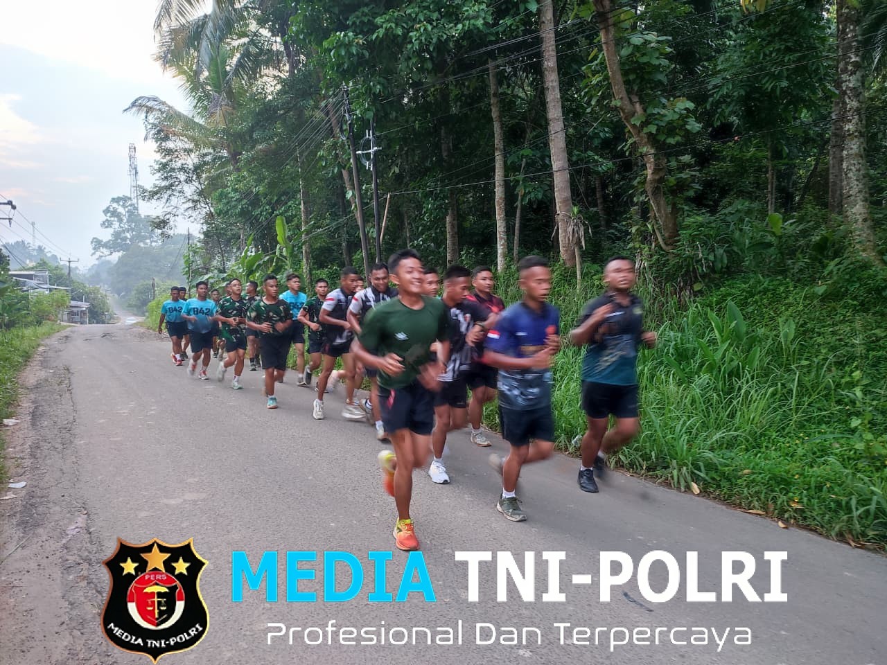 Anggota Satgas TMMD ke-126 Laksanakan Senam Pagi Bersama untuk Jaga Kebugaran dan Kesehatan Tubuh