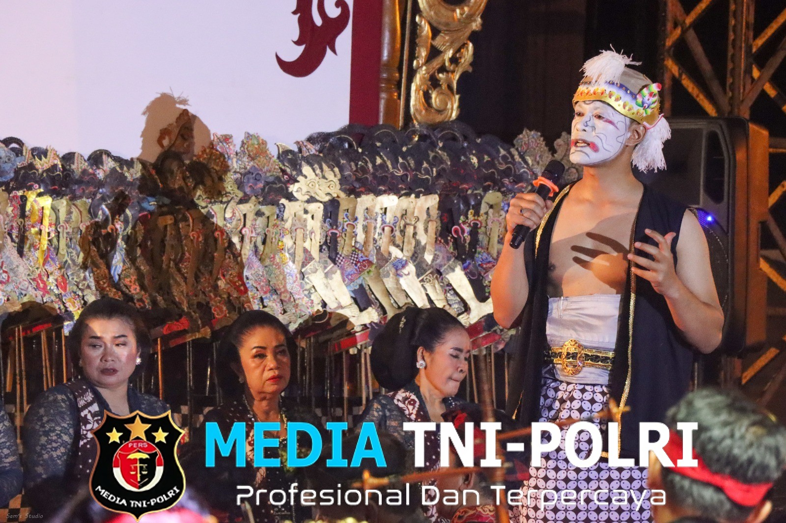 Lakon Semar Mbarang Jantur Ki Sujiwo Tejo Tutup Pringsewu Cultural Festival 2025 dengan Pesan Persatuan