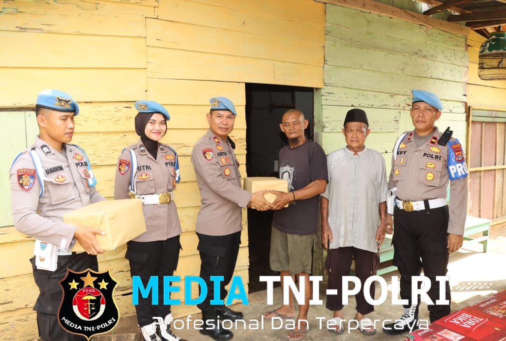 Sambut Hut Propam Polri Ke-23, Propam Polres Lampung Utara Gelar Bansos